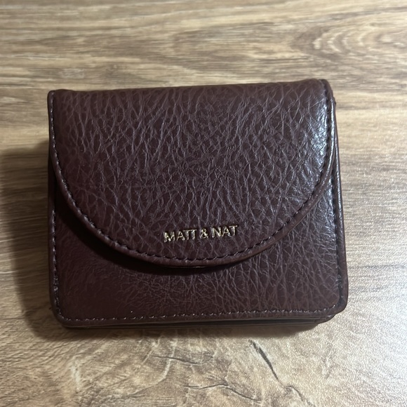 Matt & Nat Brown Wallet - Picture 2 of 9